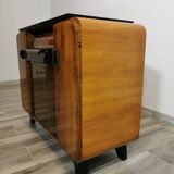 Armoire Gramophone par Jindrich Halabala