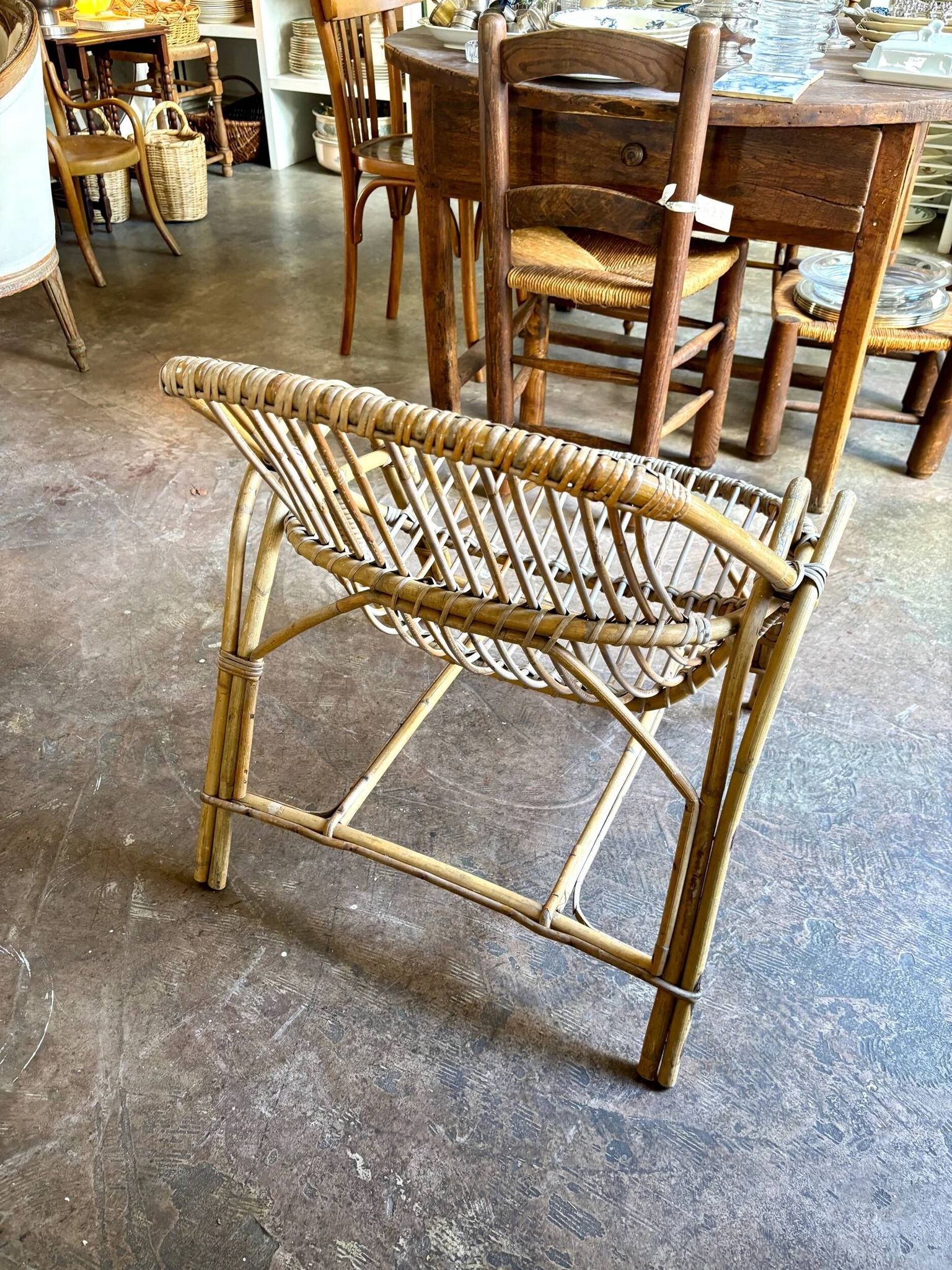 Fauteuil en rotin années 1960 n° 2