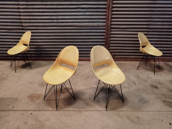 Lot de 4 chaises beige de Miroslav Navràtil par Vertex