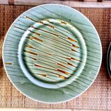 Set of 7 flat ceramic plates