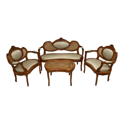 Salon Louis XVI canné et mouluré  médaillon