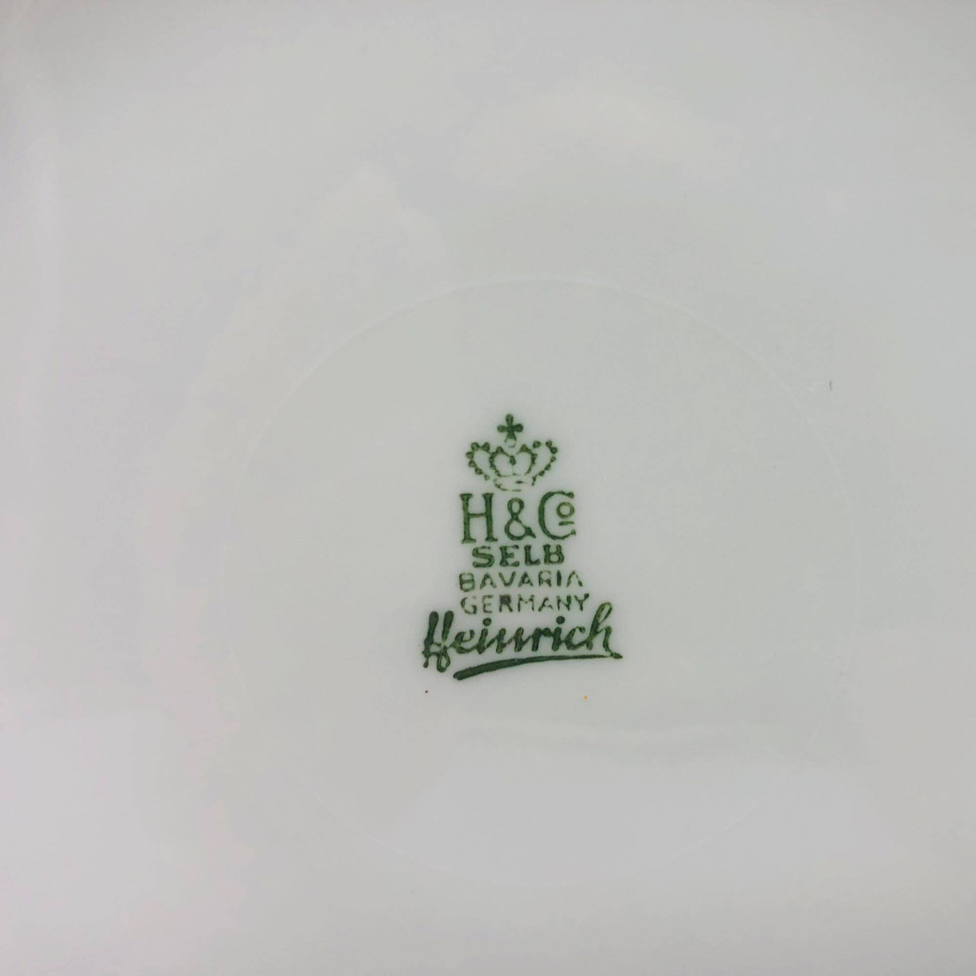 6 dinner plates and dish, H&C Selb Bavaria Germany Heinrich