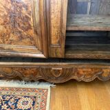Bressane wardrobe with arched cornice, walnut and fresne magnifying glass.