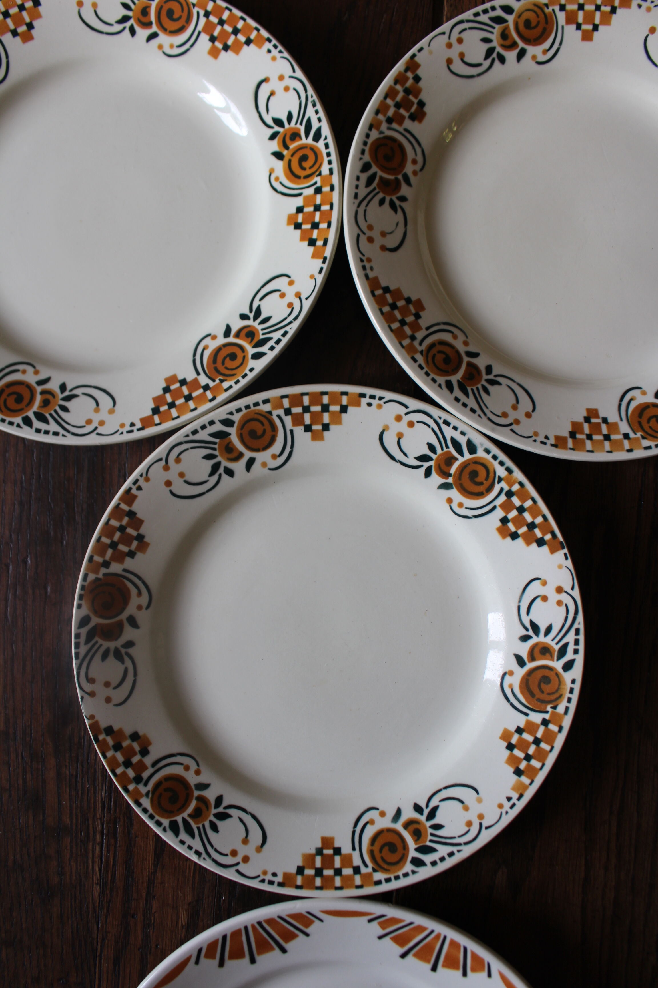 Set of 6 flat plates mismatched orange green Badonviller Saint Amand