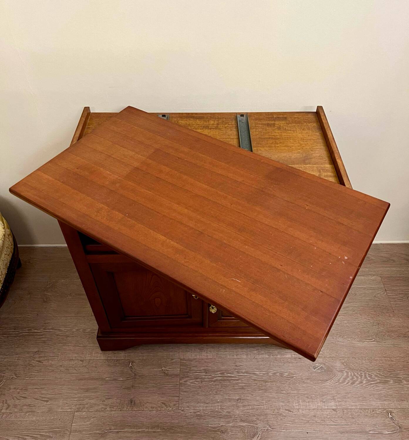 Small 70s TV cabinet in solid cherry wood