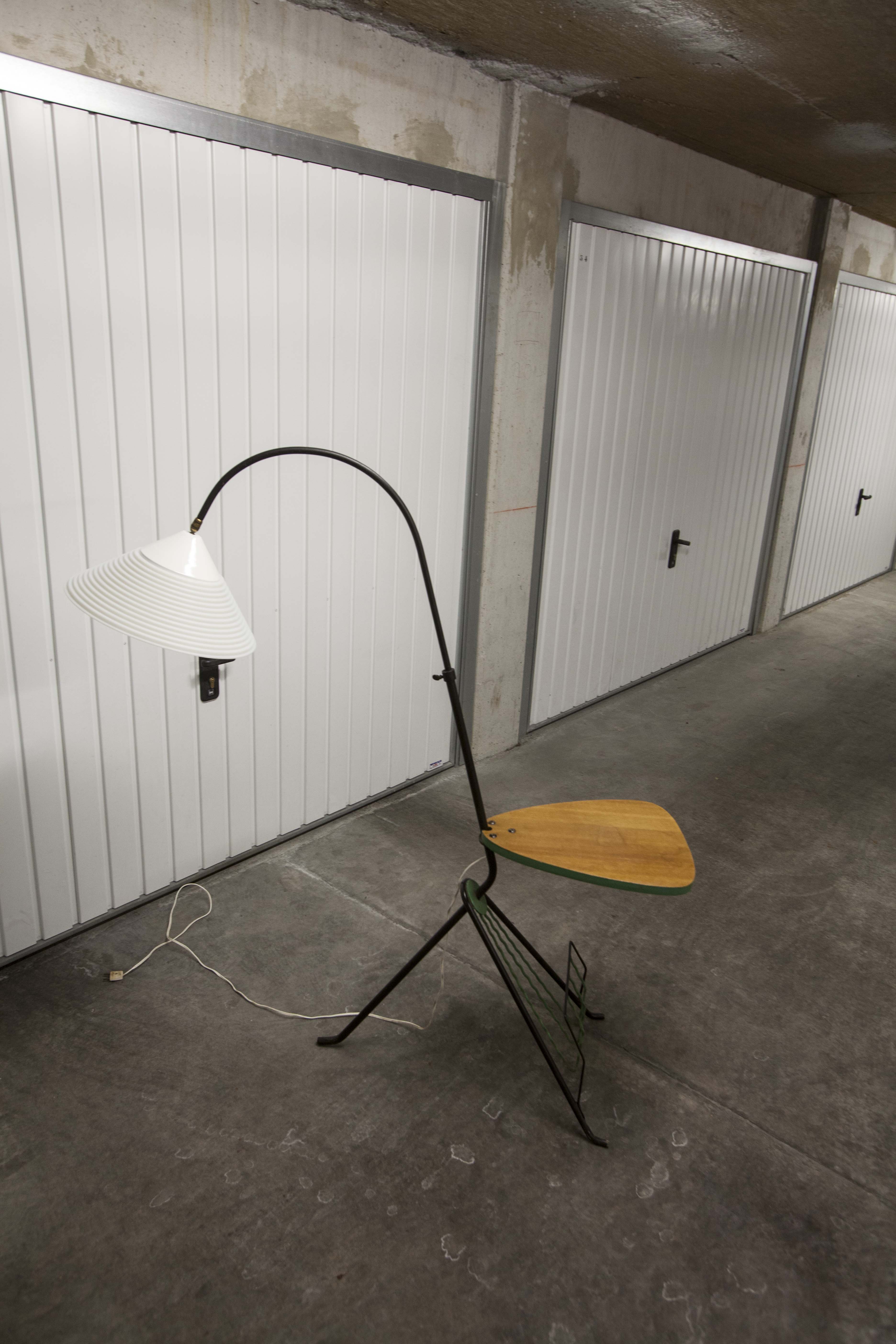 Floor lamp tripod Tablet door magazine 50 s