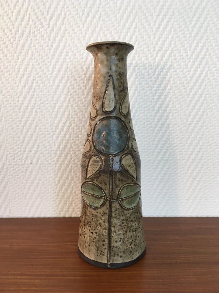 Ceramic vase by Hannie Mein, Sunflower look from the 20th century, stamped