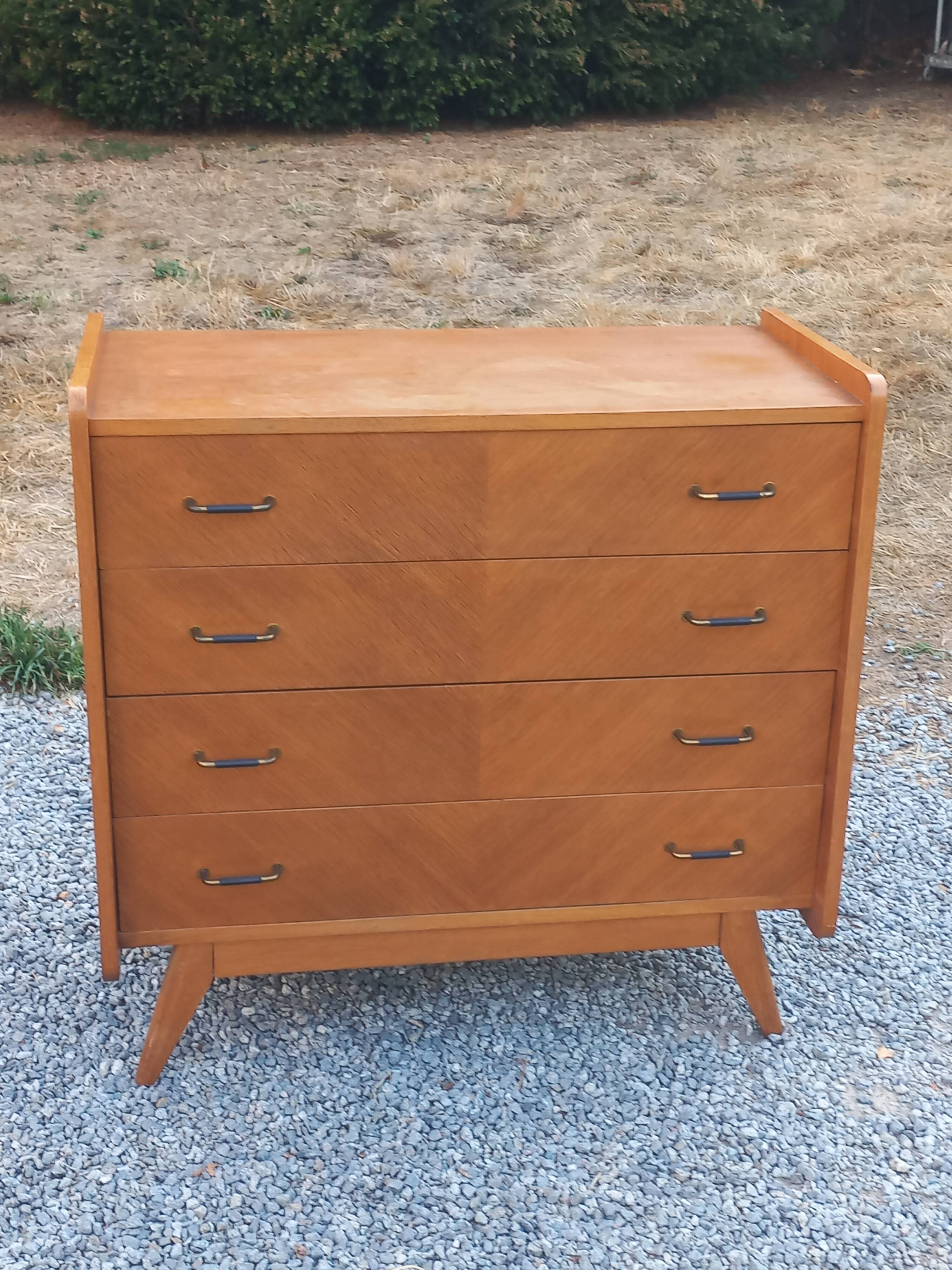 Commode vintage en chêne blond pieds compas 4 tiroirs 1950