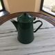 Cafetière en tôle émaillée verte
