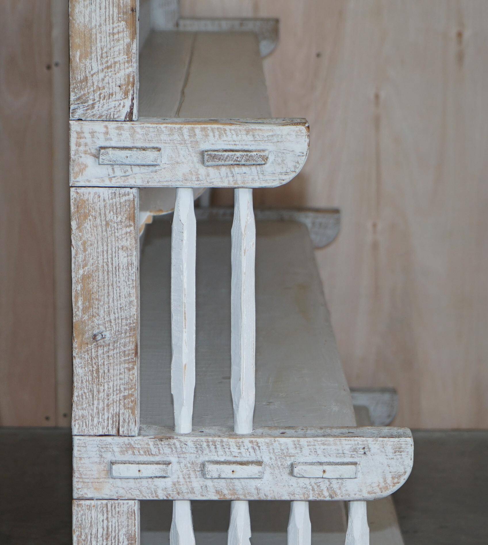 Large cascade shelf in solid oak, Late Victorian style.