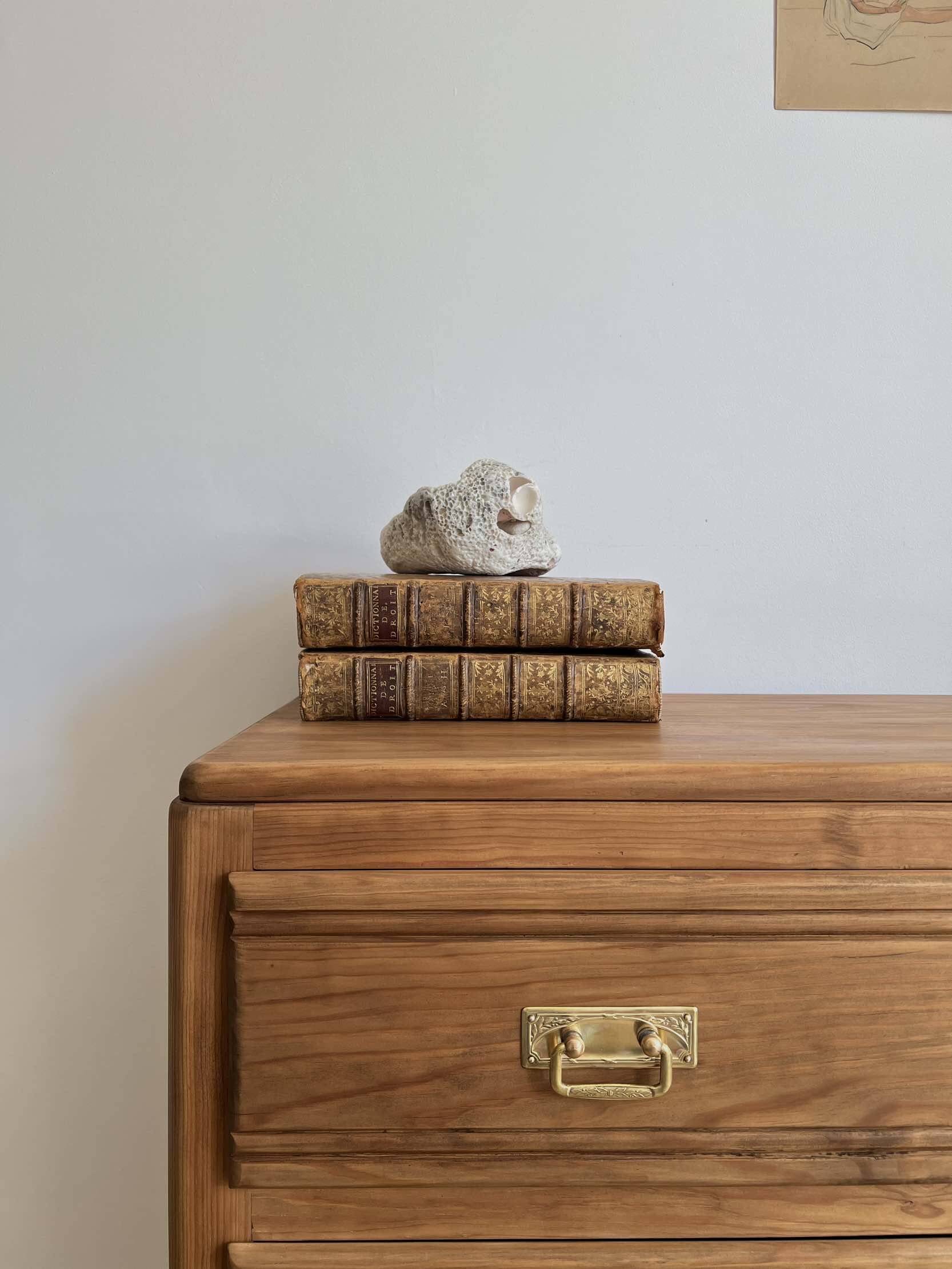 Art deco chest of drawers