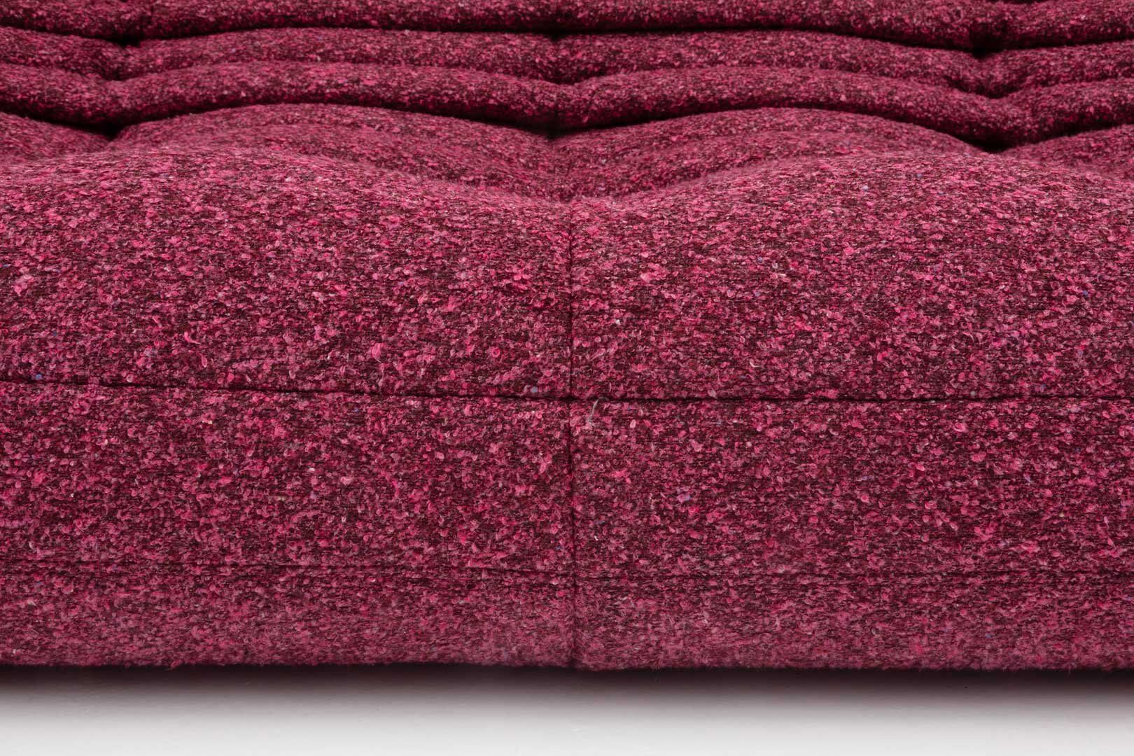 Canapé trois places Togo en bouclé bordeaux par Michel Ducaroy pour Ligne Roset