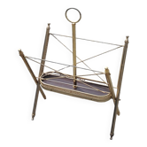 Porte-revue années 60 de style néo-classique en métal doré et acajou