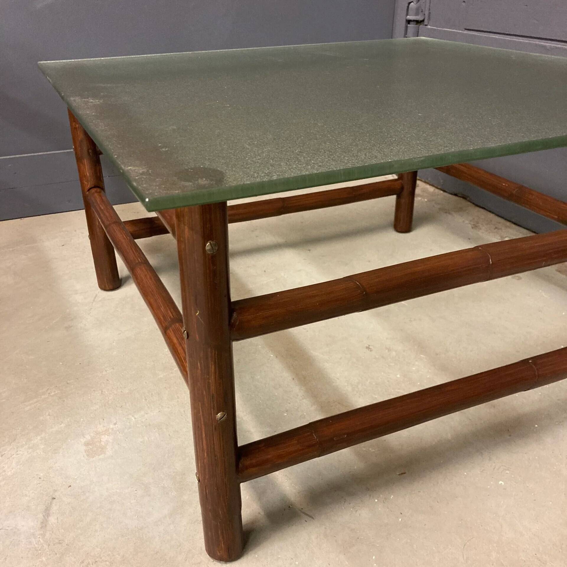 Brutalist armchair and table, Brazil from the 1970s.