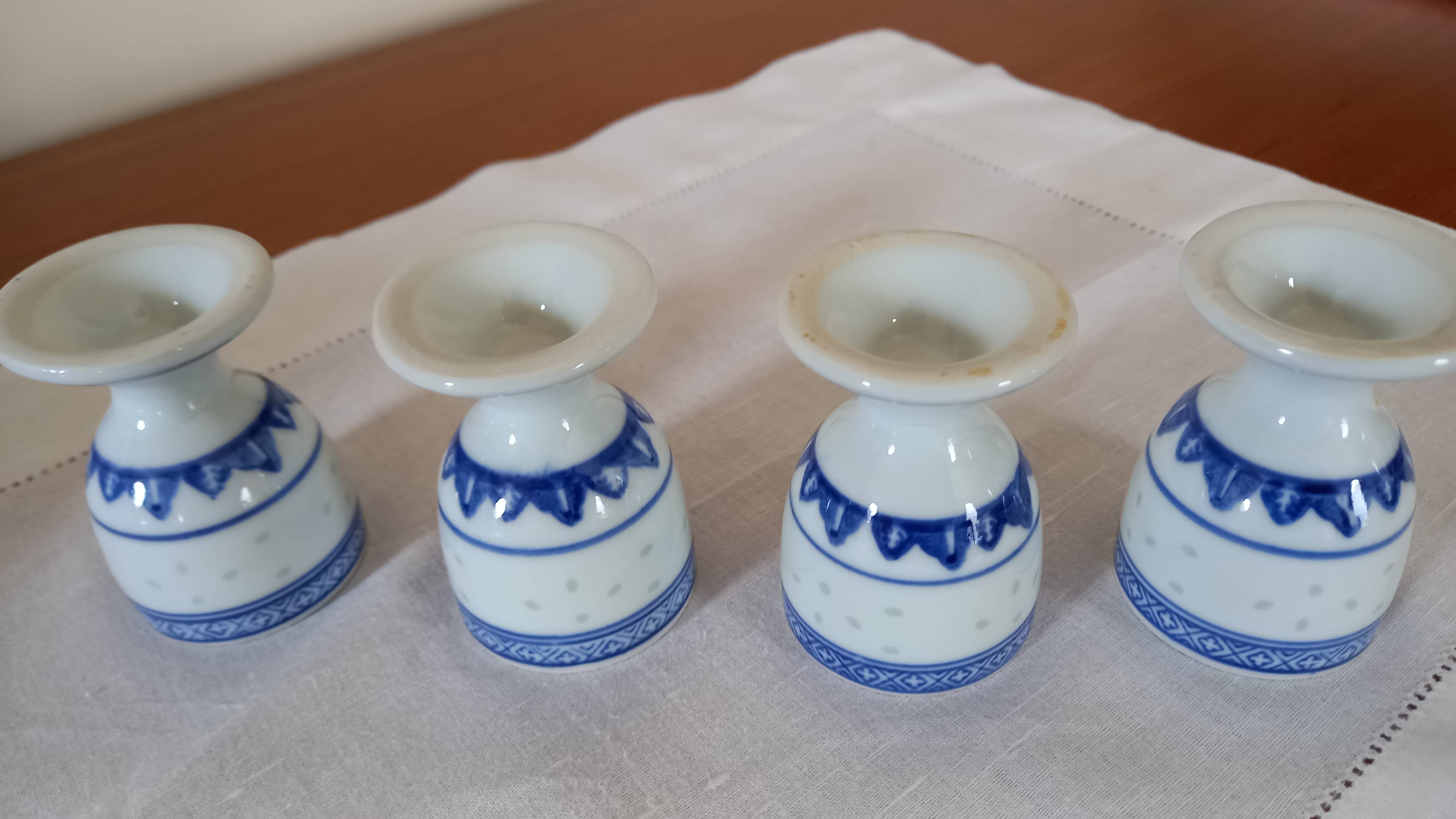 Set of 4 blue and white egg cups
