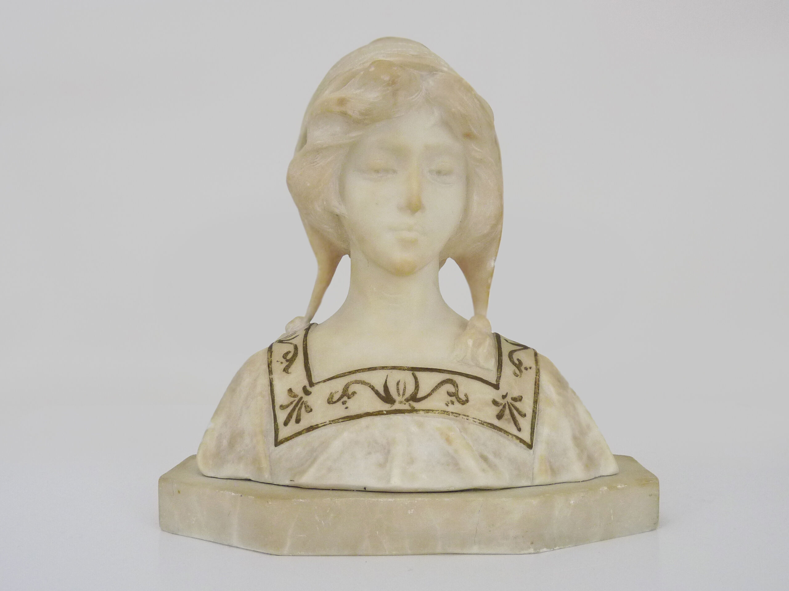 Sculpture Adolfo Cipriani (1880-1930) bust woman alabaster marble