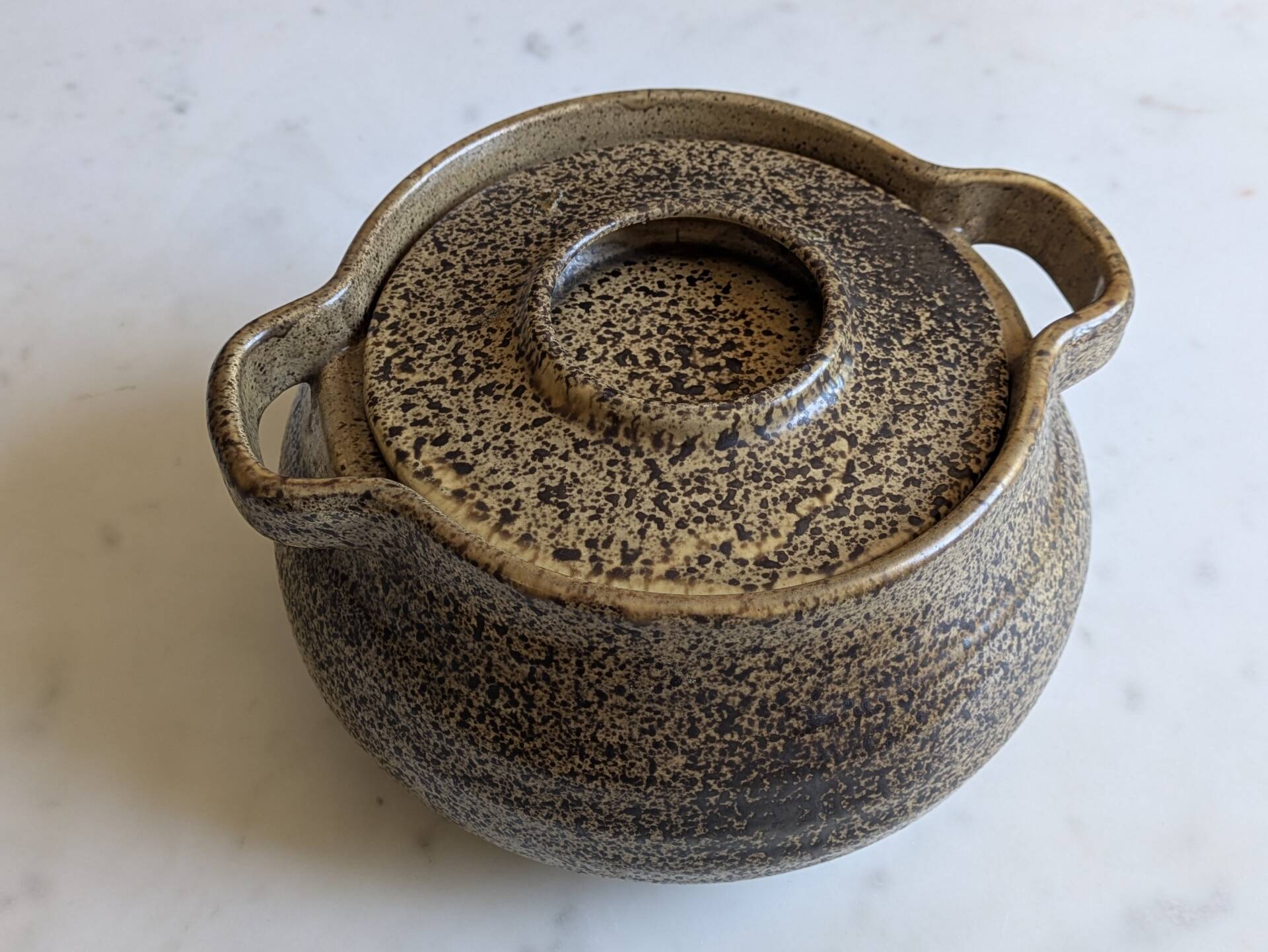 Sublime Soupière en grès moucheté "Les Potiers de l'Abbaye  70'