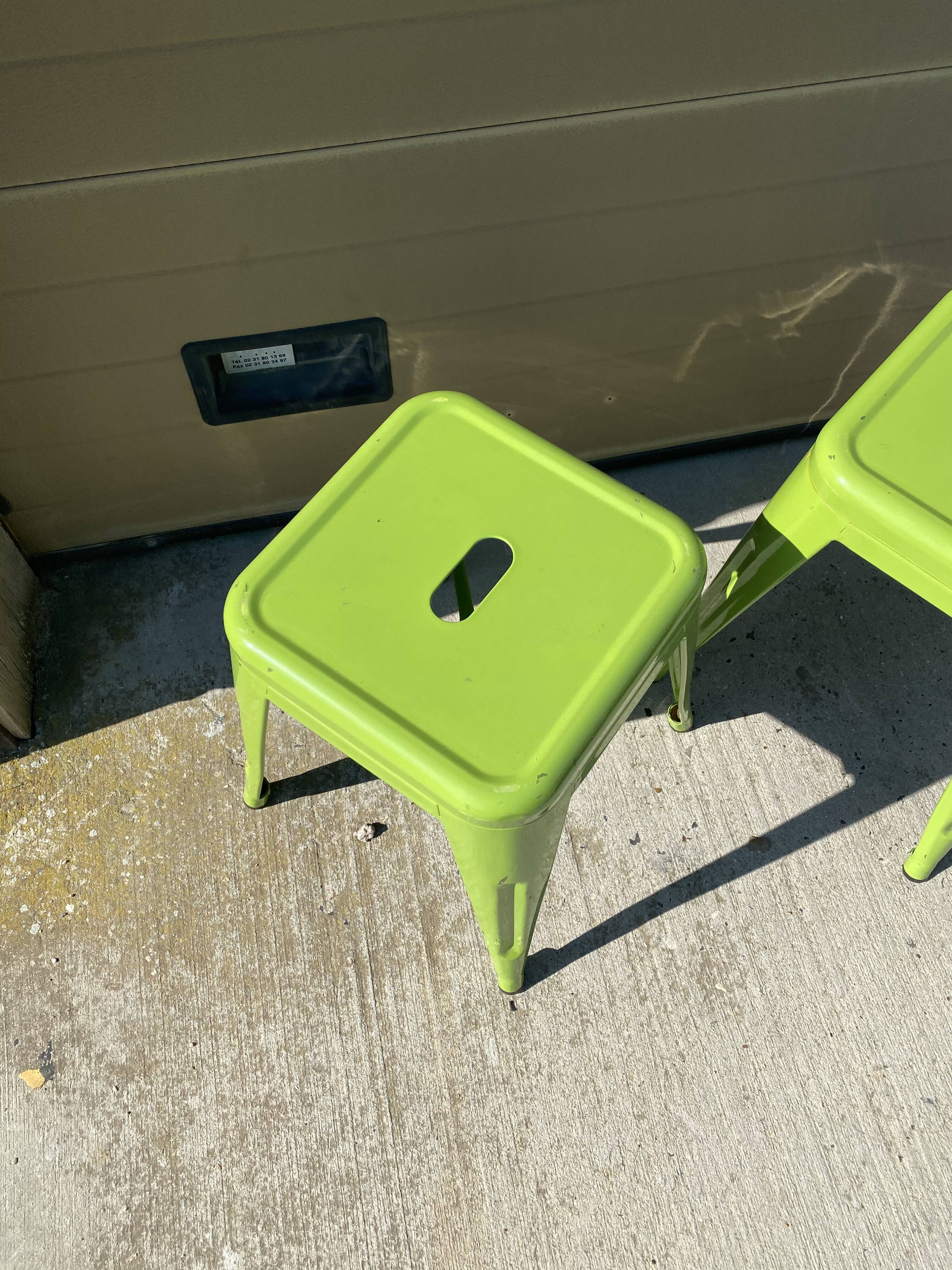 Green industrial tabouret
