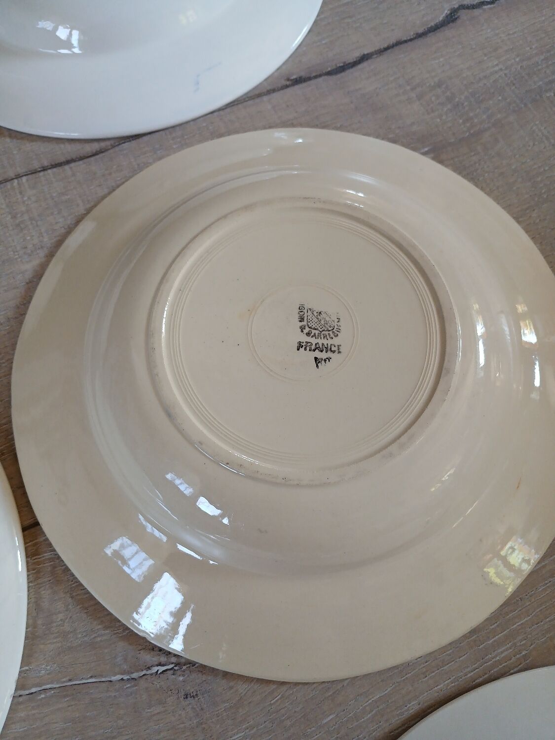 8 assiettes creuses anciennes dépareillées