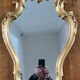 Miroir rocaille en bois doré
