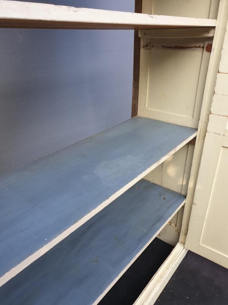 Parisian wall cabinet with locks