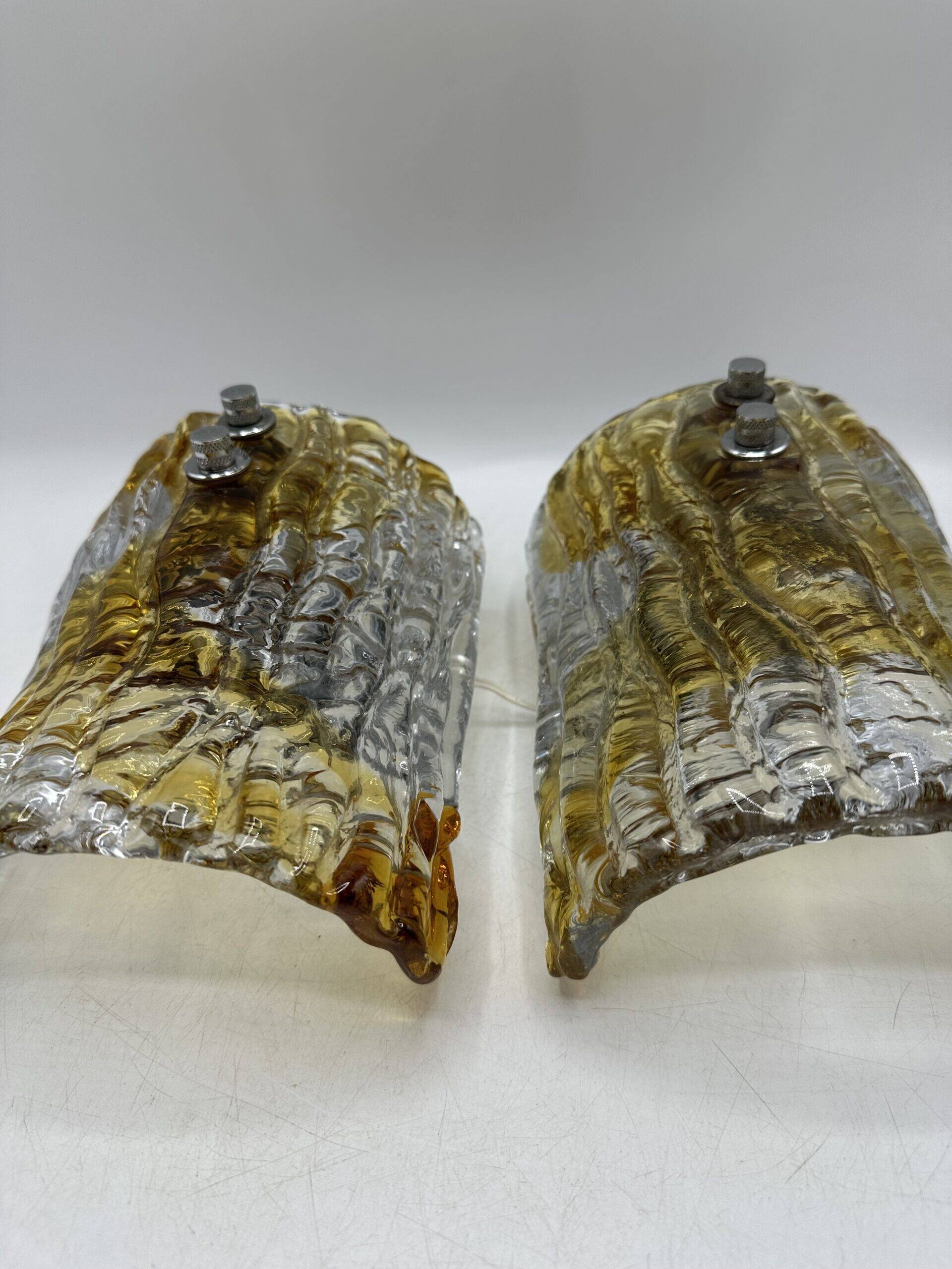 Duo of two-tone Murano Mazzega wall lights 1970