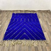 Handmade pure wool rug, traditional craftsmanship, size 250/350 cm.