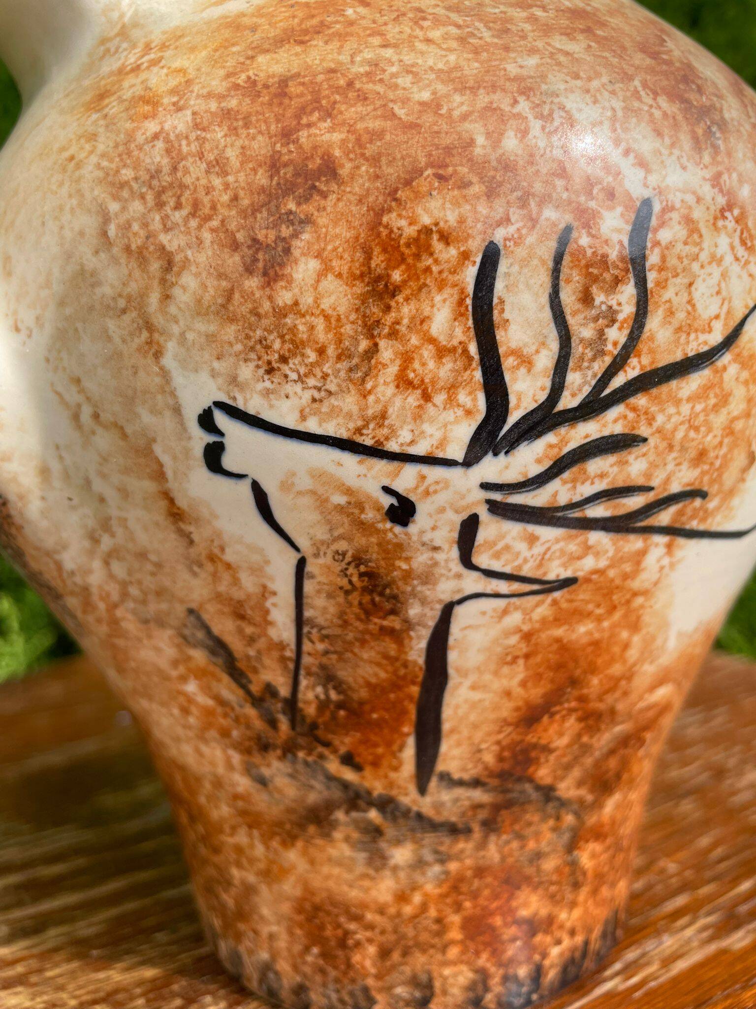 Lascaux prehistoric decorative pottery by Bruno Dose