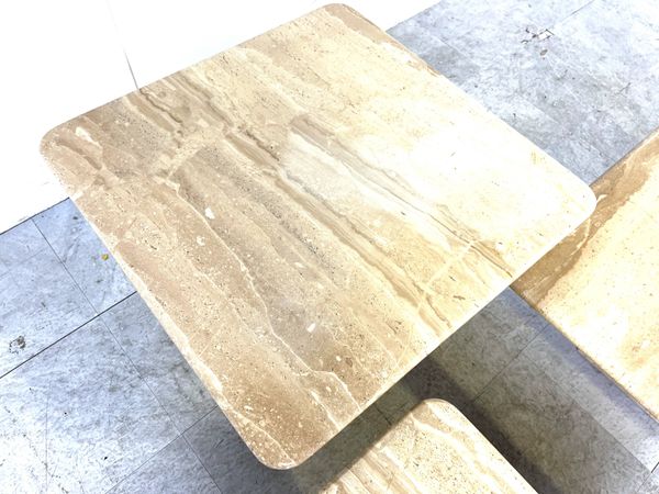 Tables gigognes ou tables d'appoint vintage en travertin, 1970