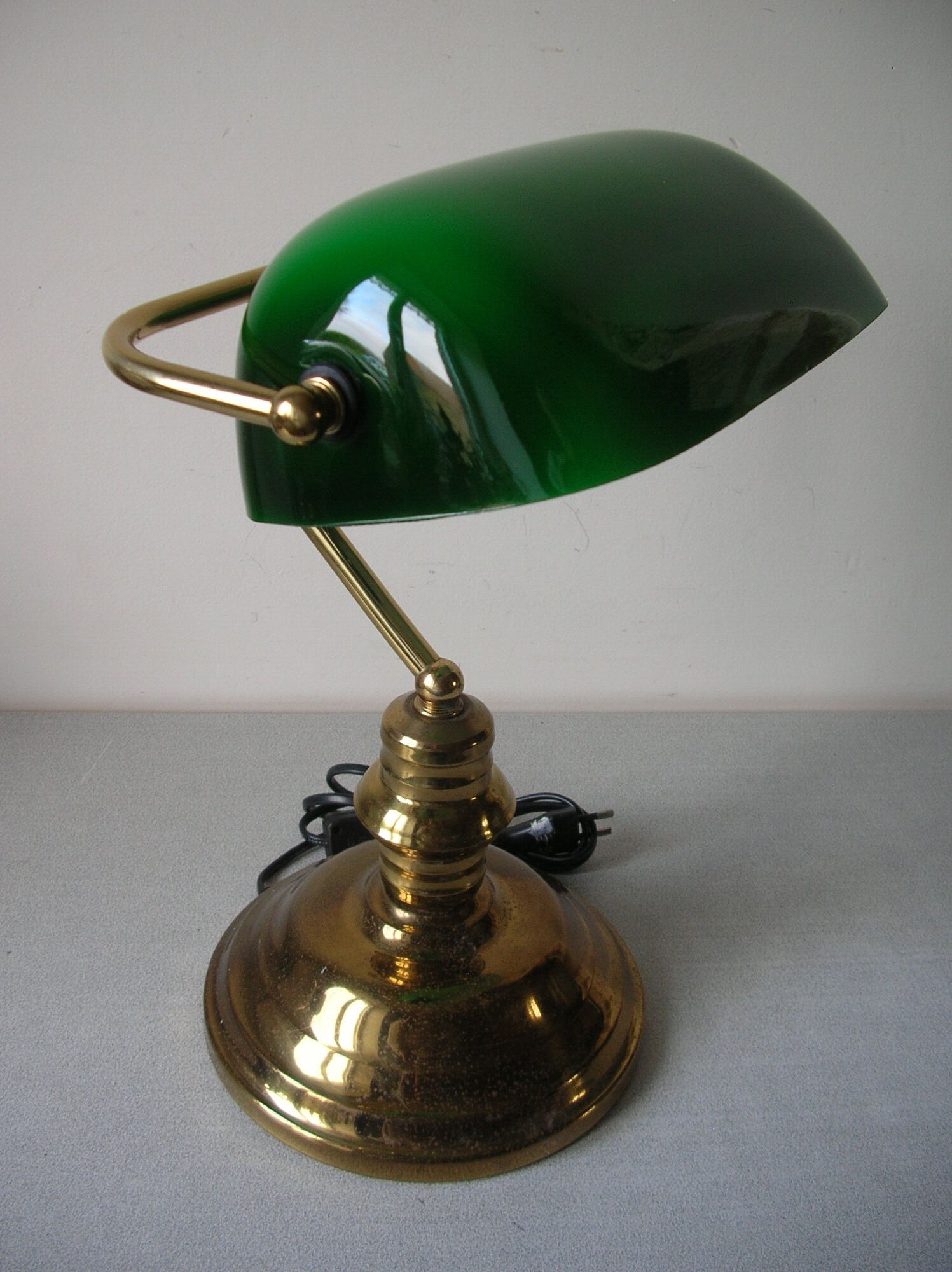 Notary desk lamp gooseneck brass lampshade opaline green white retro deco