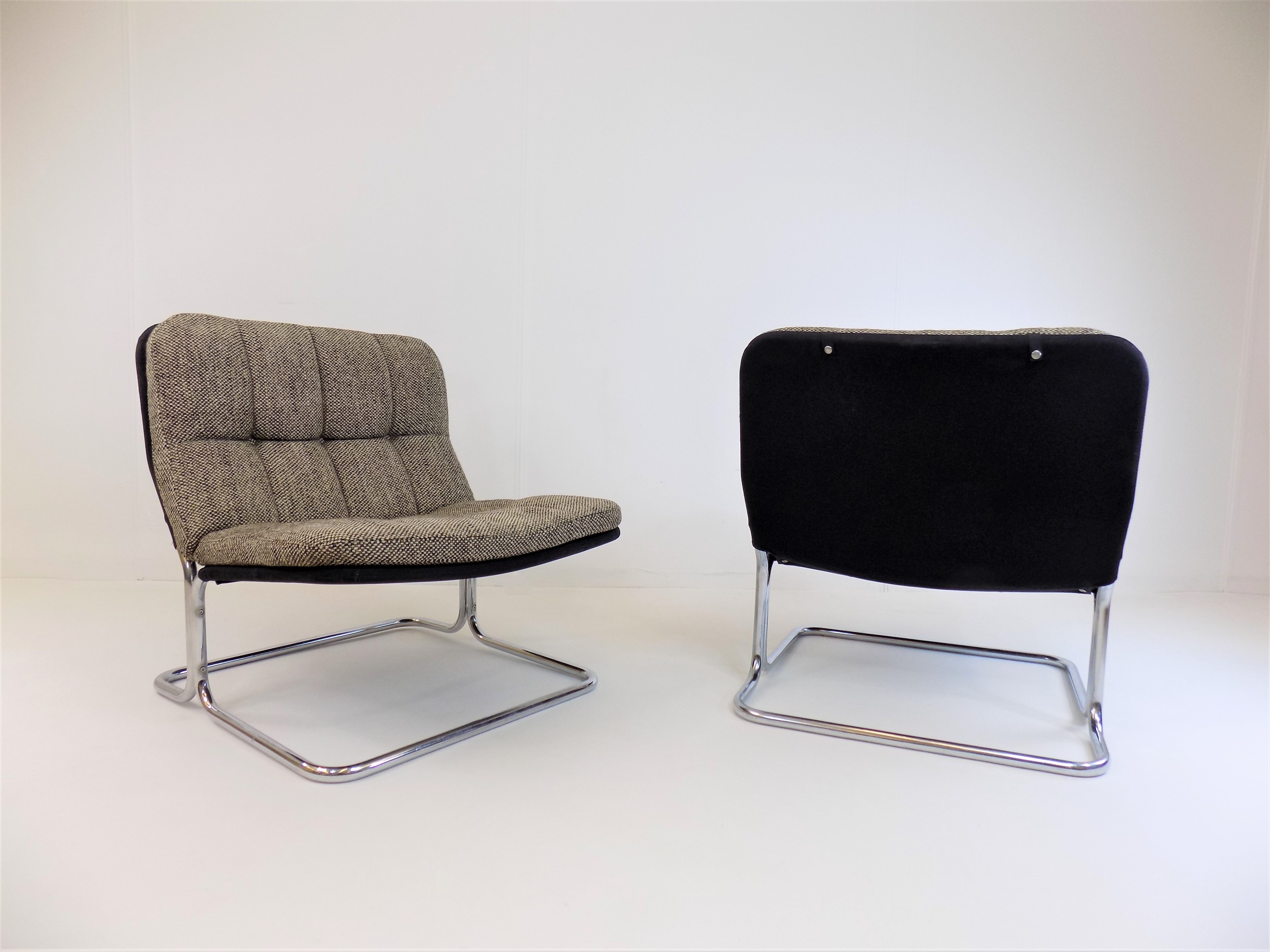 DUX International lounge chair pair