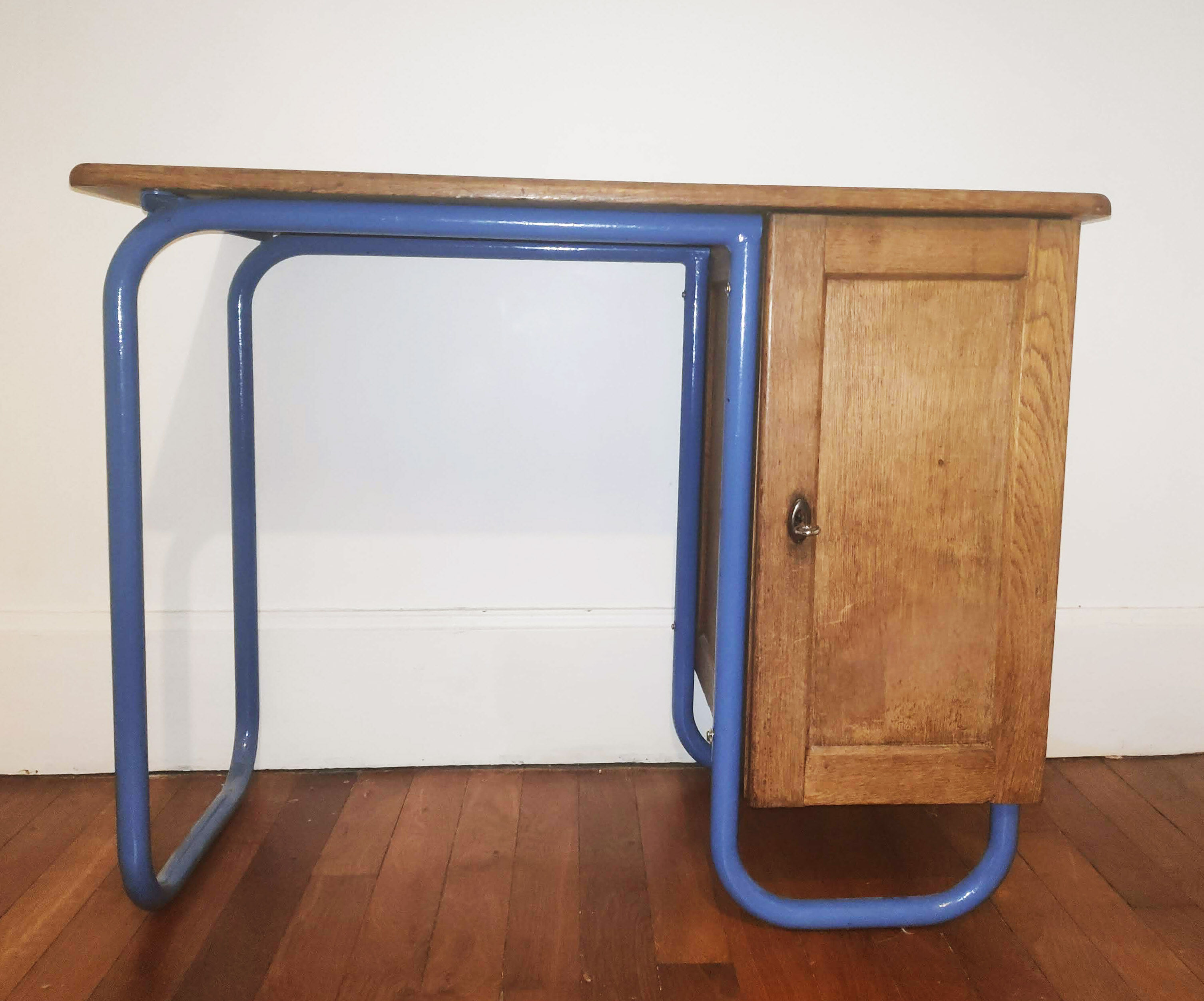 Jacques Hitier desk model S22 with its chair