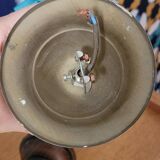 Suspension tulip glass with a textured finish