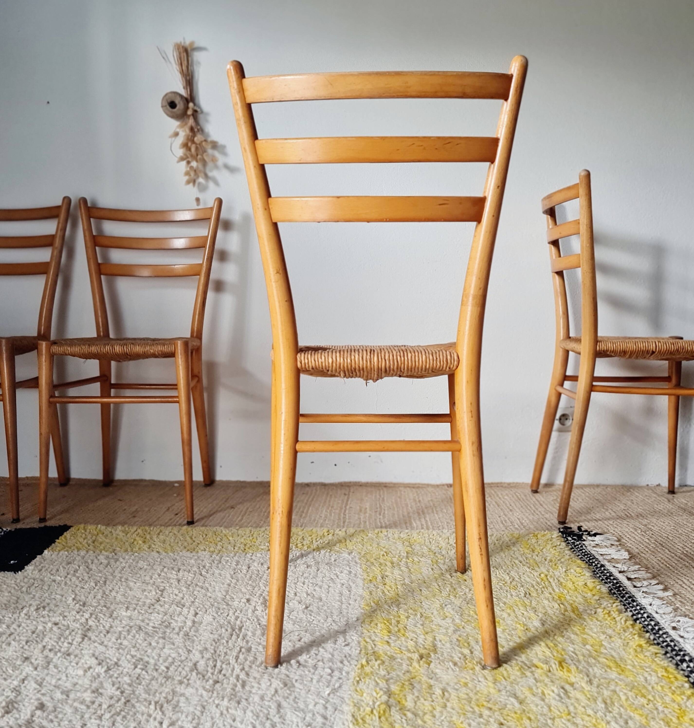 Set of 4 vintage Italian chairs in wood and straw.