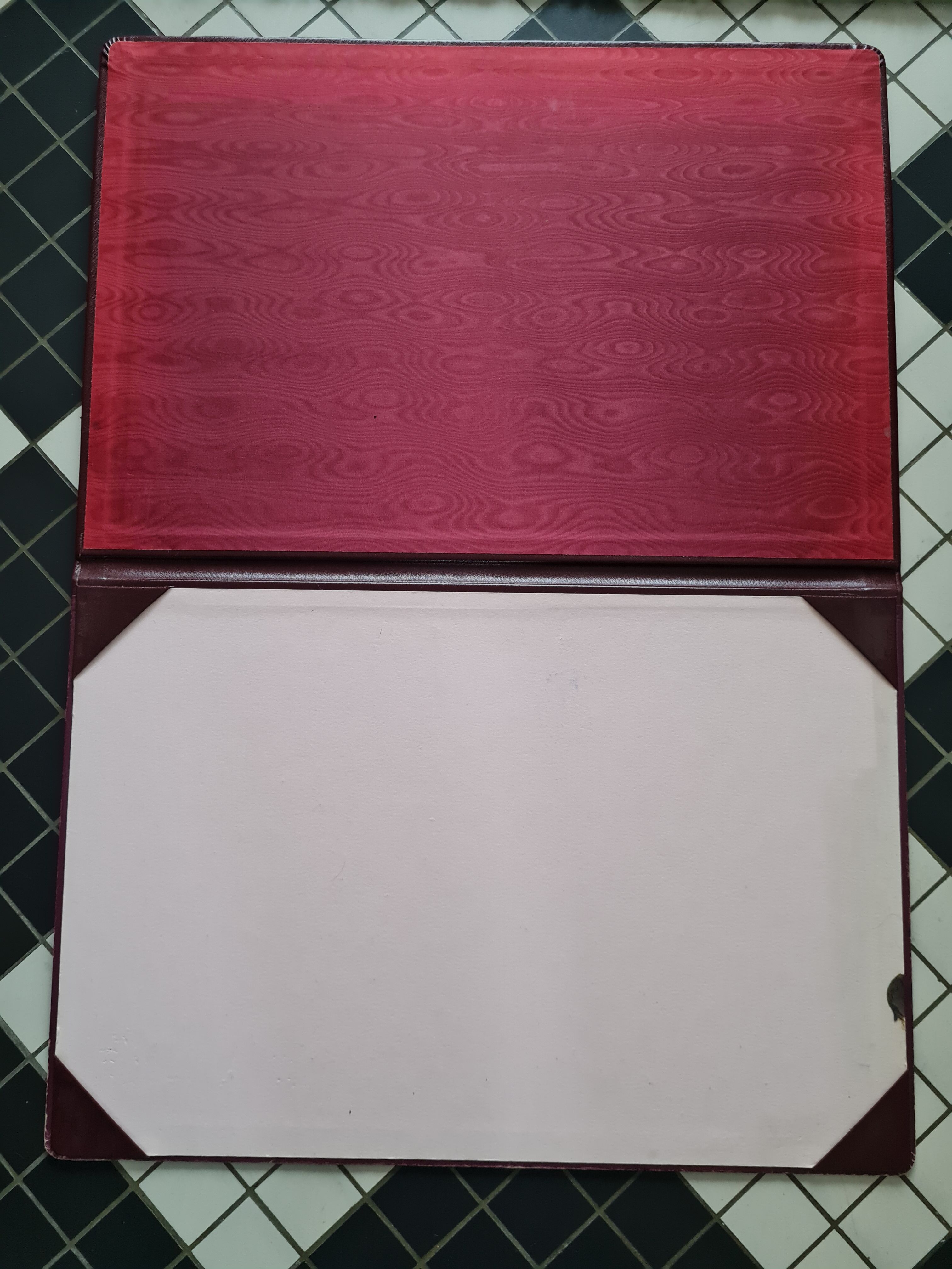 Burgundy leather underhand for office by l'aurige