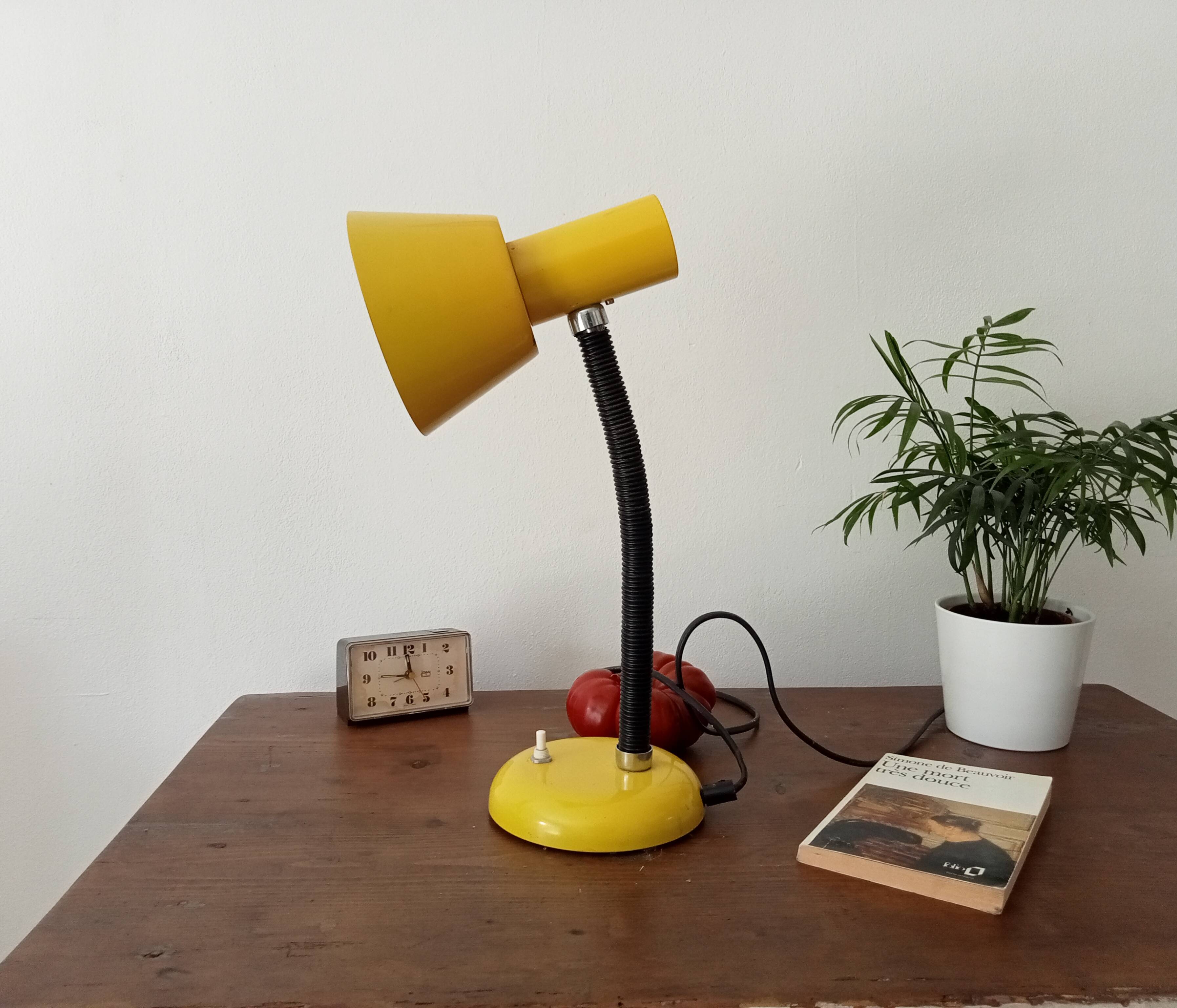 Vintage 1970s articulated desk lamp