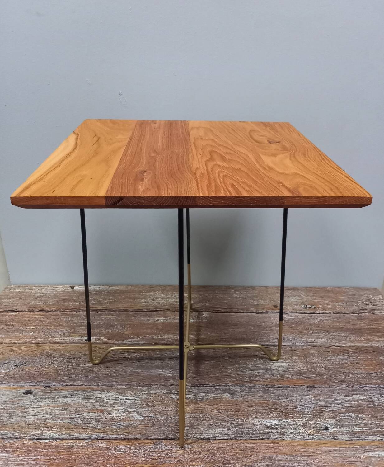 Side table or end table