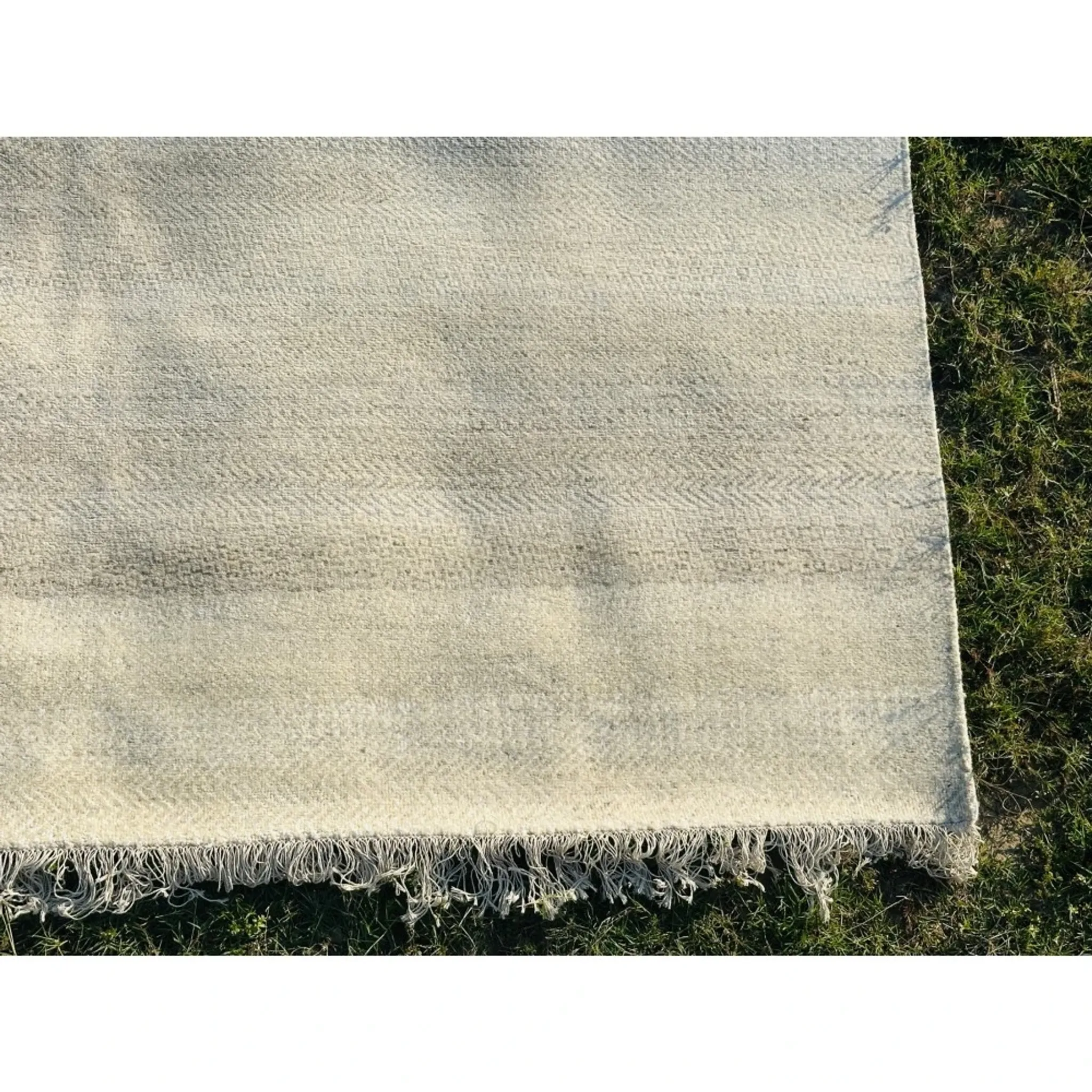 Minimalist Handmade Area Rug in Ivory. Hand-Knotted Wool and Bamboo Carpet