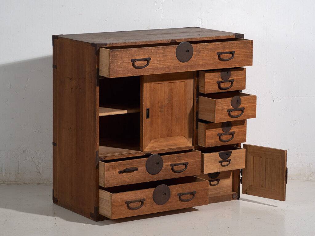Antique storage furniture – Meiji / Taishō period (c.1868-1926) #98