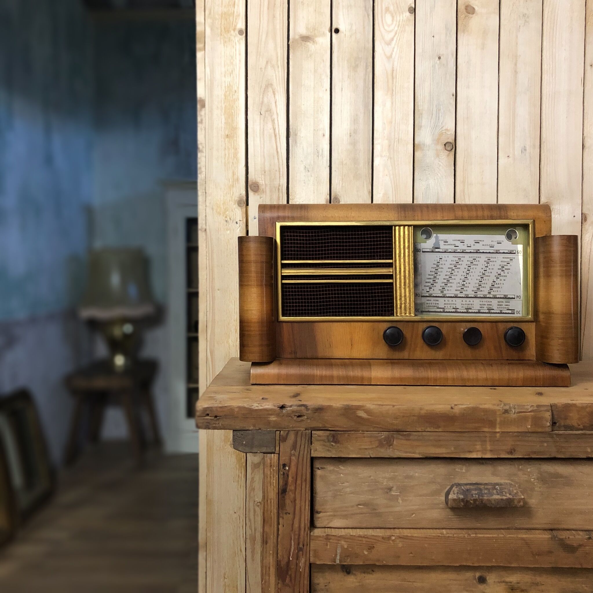 Ancien poste radio Art Déco