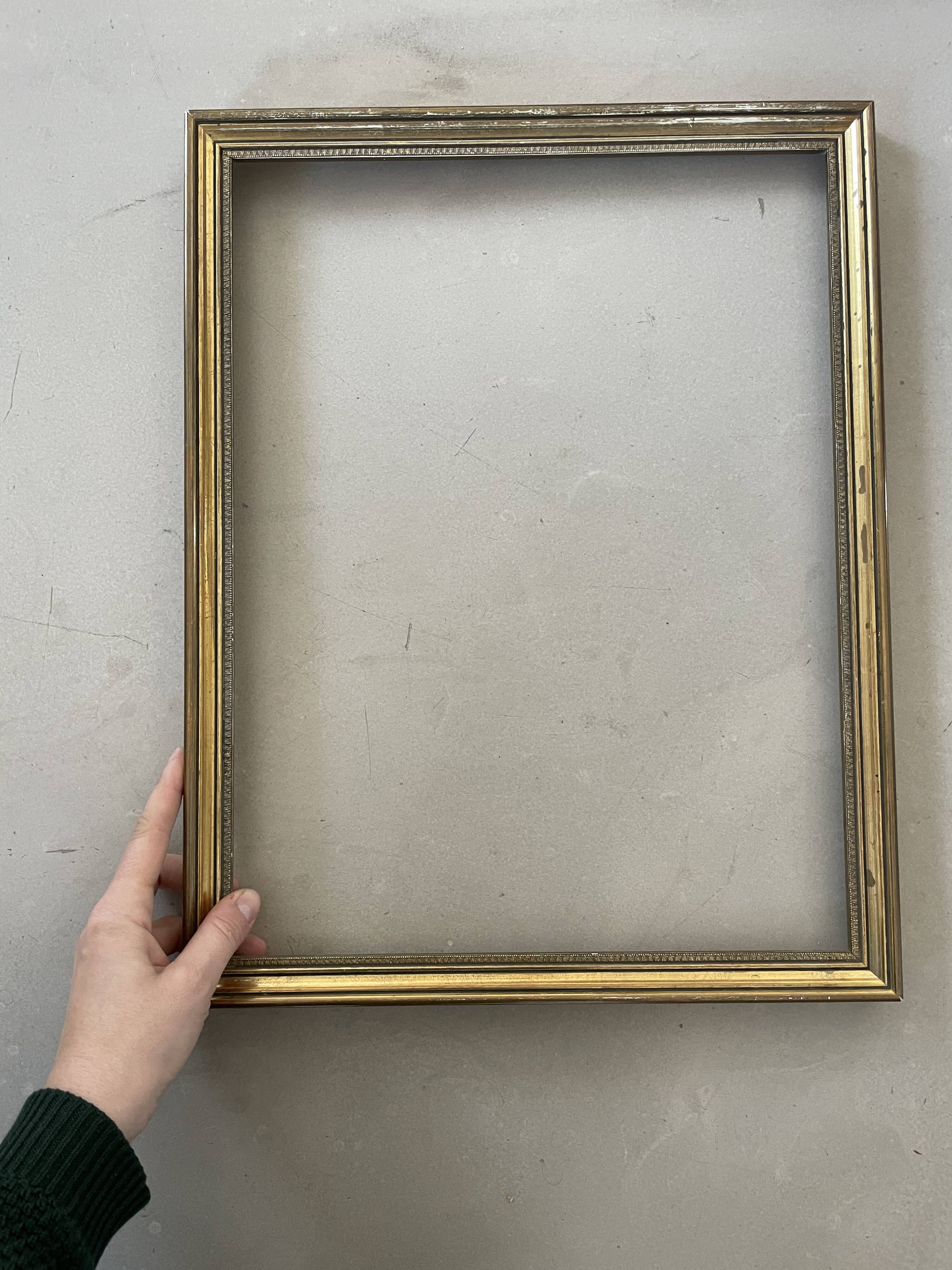 Golden frame 35x45cm