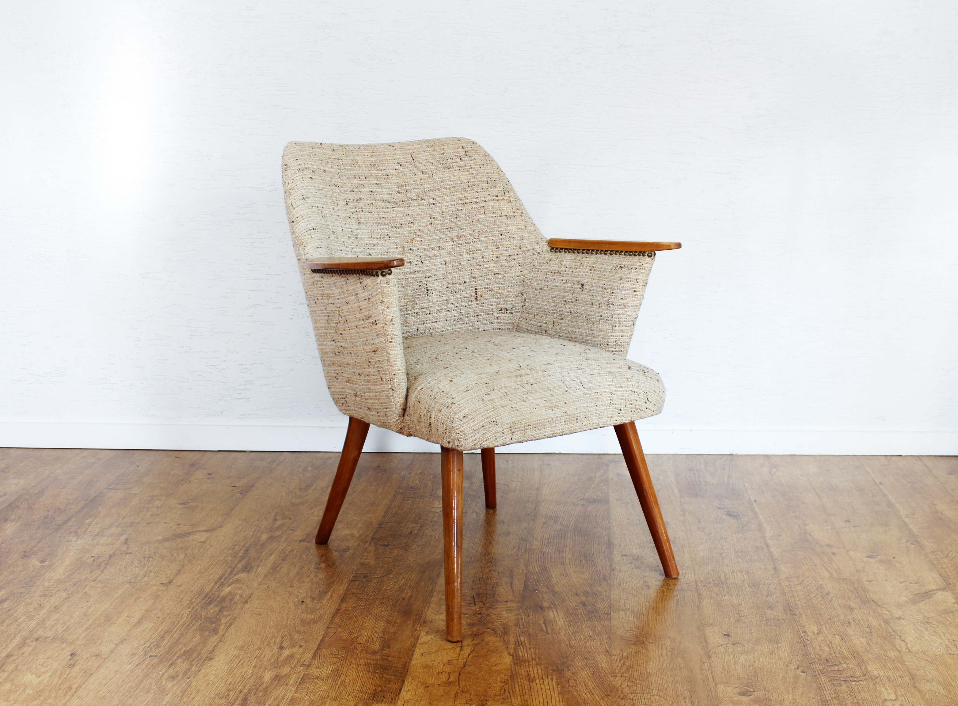 Fauteuil style cocktail avec accoudoirs