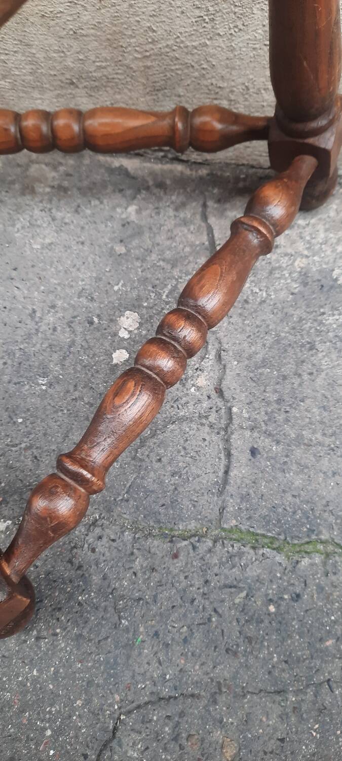 Tabouret tripode
