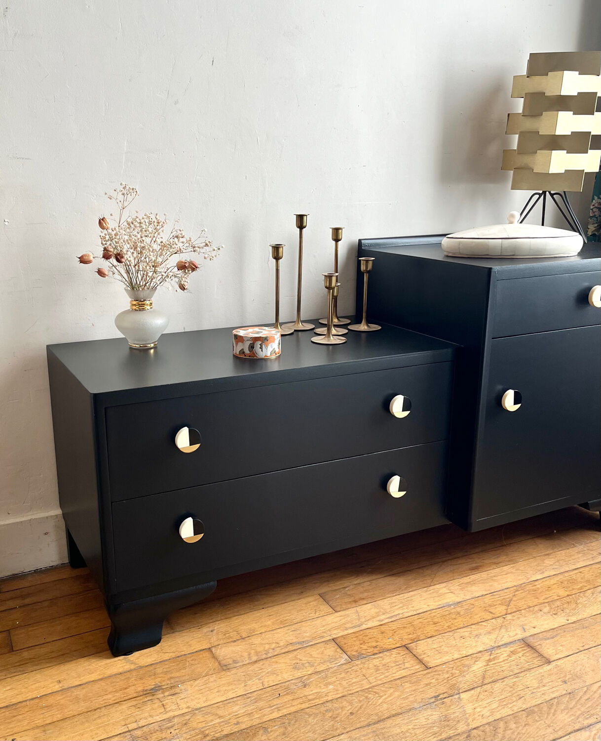 Asymmetrical entrance furniture