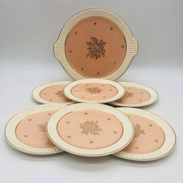 6 Assiettes à dessert et le plat de service, Villeroy & Boch », Météore.