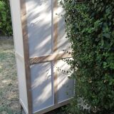 Armoire, bonnetière en pin