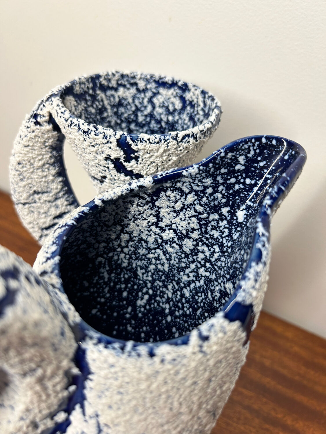 Pichets céramique bleu neige années 60