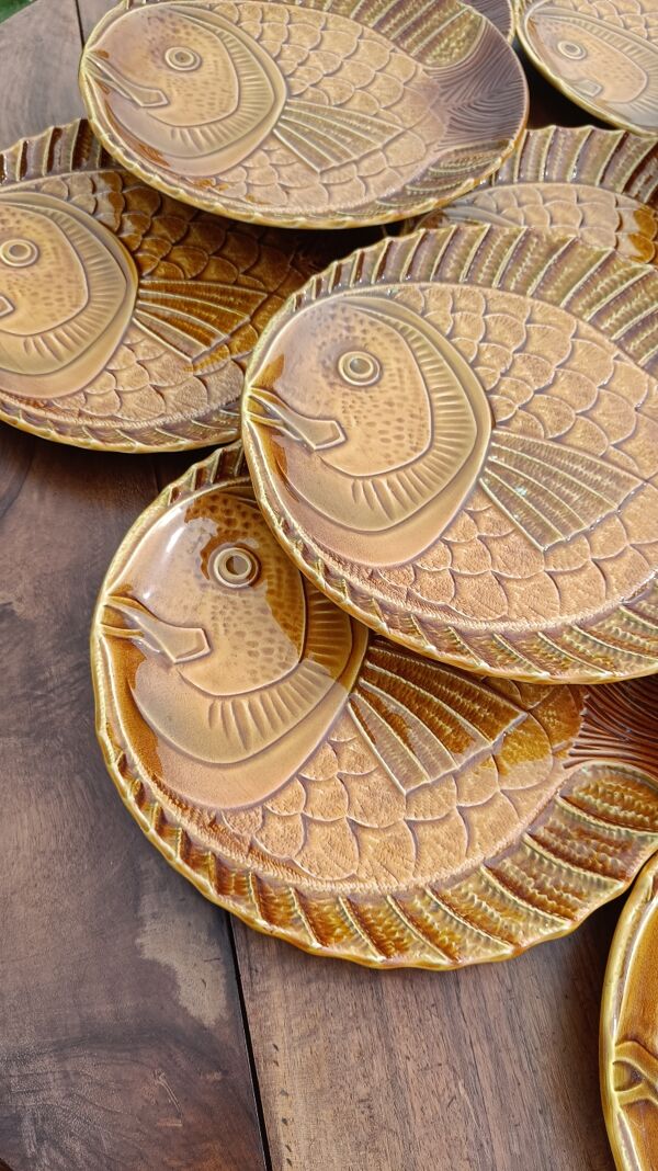 Service 12 assiettes barbotine poisson – faïence ancienne Sarreguemine