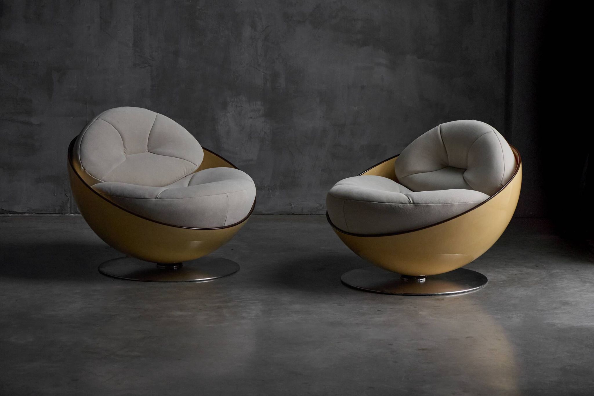 Esfera lounge chairs by Ricardo Fasanello, Brazil, late 1960s