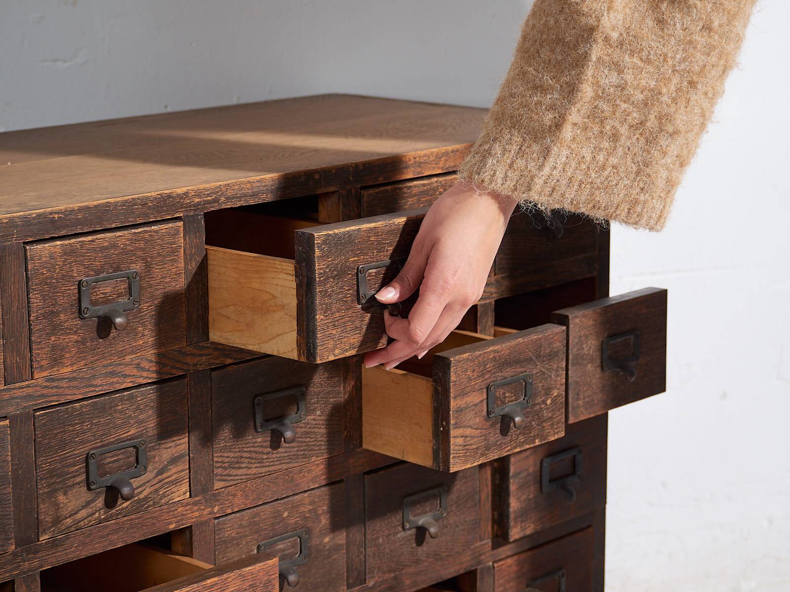 Pharmacy buffet Japanese medicine cabinet – Taishō / Shōwa period (c.1920-1945) #95